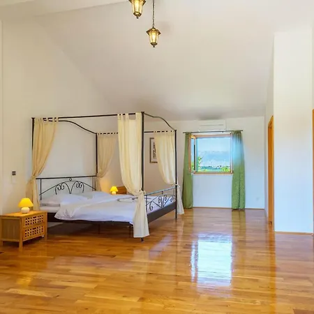 Paradiso Будинок відпочинку *